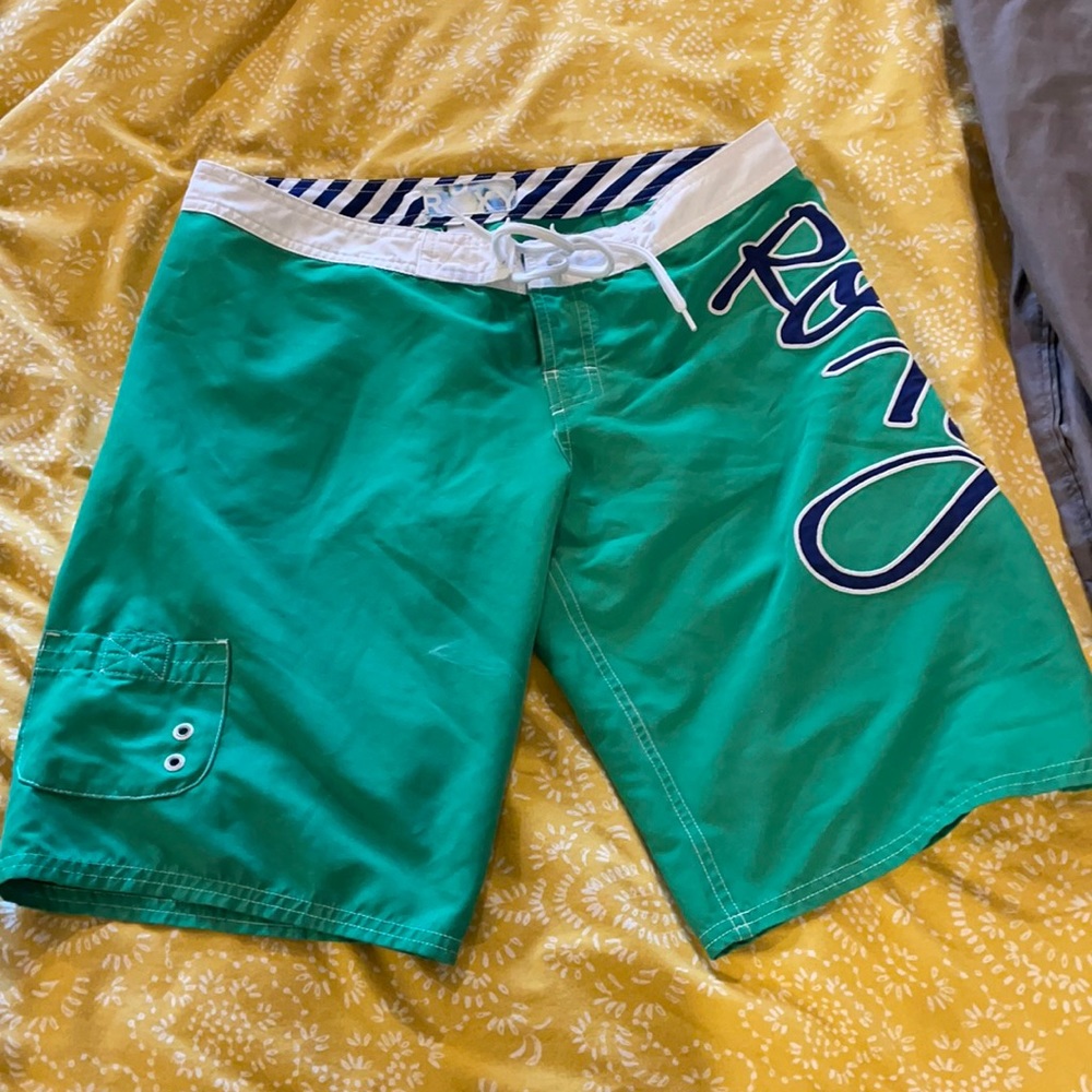 Women’s Roxy long board shorts, size 7